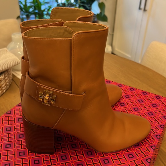 Tory Burch Kira booties - Picture 6 of 9